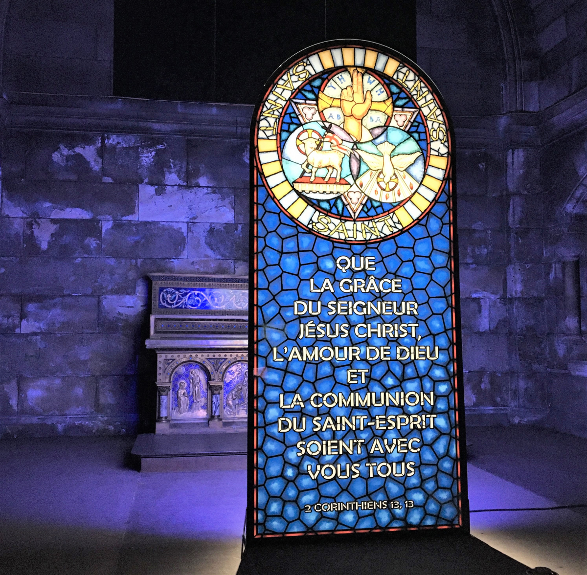 Scénographie dans la crypte du Sacré-Coeur
